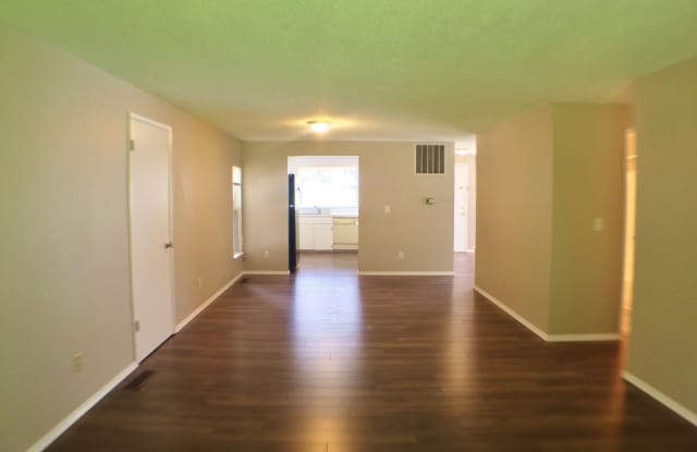 3803 SE Castlewood Drive Gallery 4