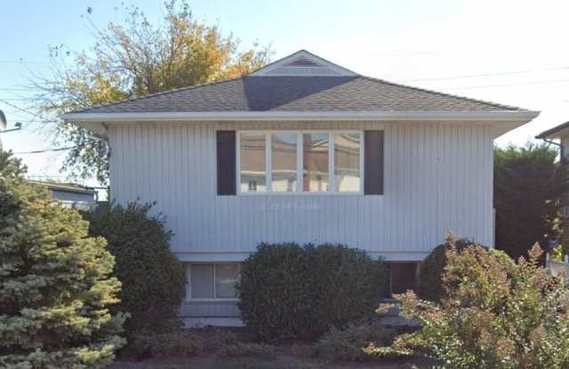 51 Nassau Lane Gallery 1