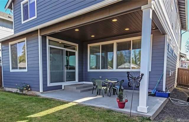 SIX MONTH LEASE!!! Large 4 Bedroom Near Gorst - Short Term Lease Only! Gallery 3