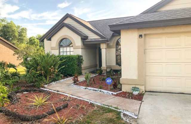 5925 Grand Coulee Road Gallery 2