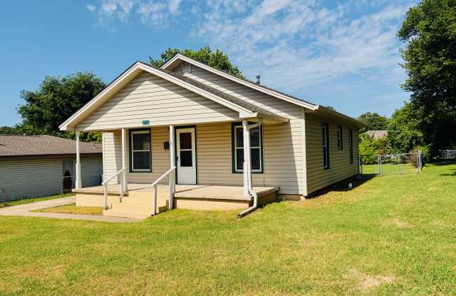 916 North Wilson Avenue photos photos