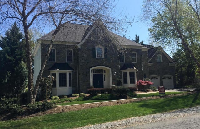 2945 GRAY ST - 2945 Gray Street, Oakton, VA 22124