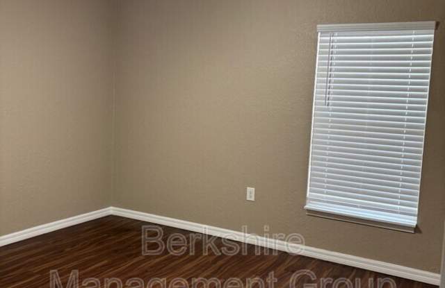 2405 Avenue C SW Gallery 4