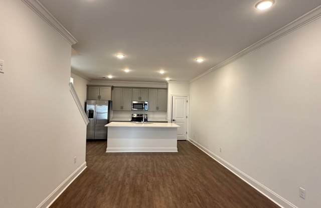 636 Cottage Grove Circle - 1 Gallery 2