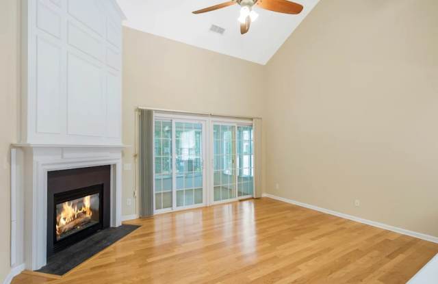 6204 Woodland Commons Dr Gallery 2