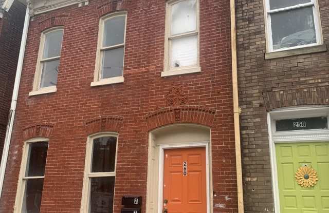 2nd/3rd Floor 3 Bedroom Convenient Downtown Location York City SD Gallery 1