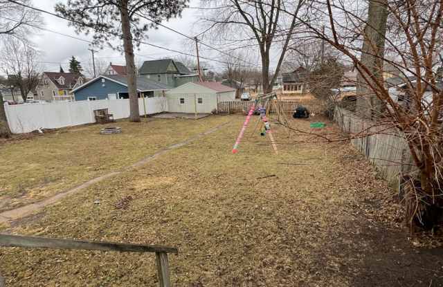 Large Single Family Home in Heart of La Crosse - 1326 Mississippi Street, La Crosse, WI 54601