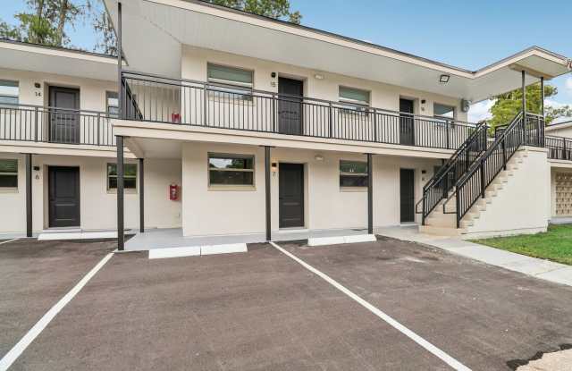 Welcome to San Marco Sq Apartments - NOW OFFERING an 18mo Lease on this 1 bedroom apartment in a vibrant, pet-friendly community located just 1.2 miles from the hip and historic San Marco Square restaurants, businesses and boutique shops. Gallery 3