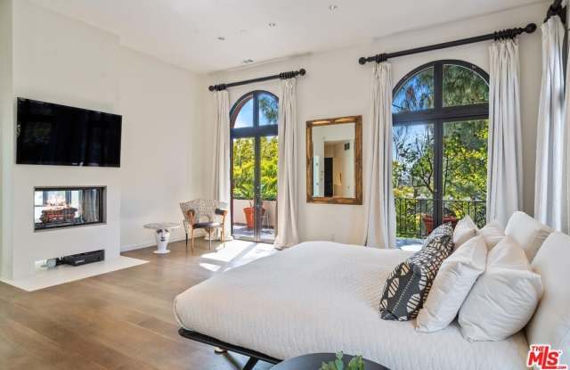 2328 SAN YSIDRO Dr photos photos