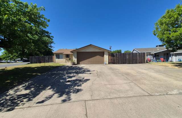 Remodeled 3 Bedroom 2 Bathroom Carmichael Home photos photos