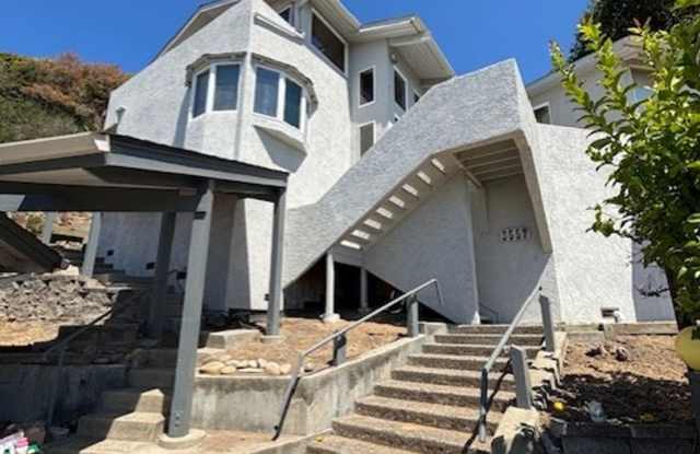 Stunning Hilltop Retreat with Panoramic Ocean  City Views photos photos