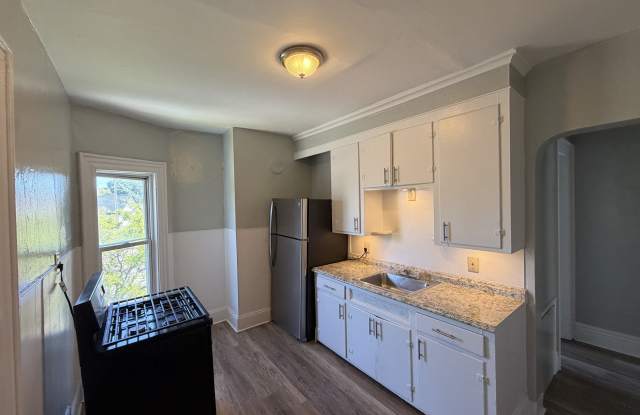 411 W. Ferry StreetUnit 3 (Upper Front) photos photos