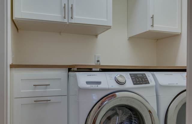 1407 Pillow St photos photos