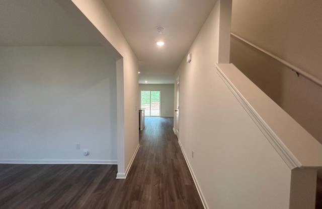 Like NEW 2-story 4 bedroom 2.5 bath Home in the Windcrest Acres Community in Asheboro w/ 1 car-garage/Large yard Gallery 4