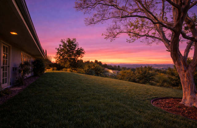 Architect’s Dream with Panoramic Valley Views in Private Calabasas Cul-de-Sac photos photos