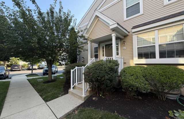 223 FLAGSTONE RD #8 Gallery 2