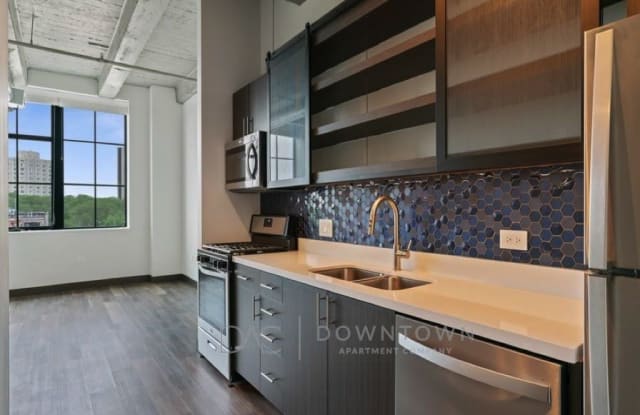2110 S Wabash Ave - 2110 South Wabash Avenue, Chicago, IL 60616