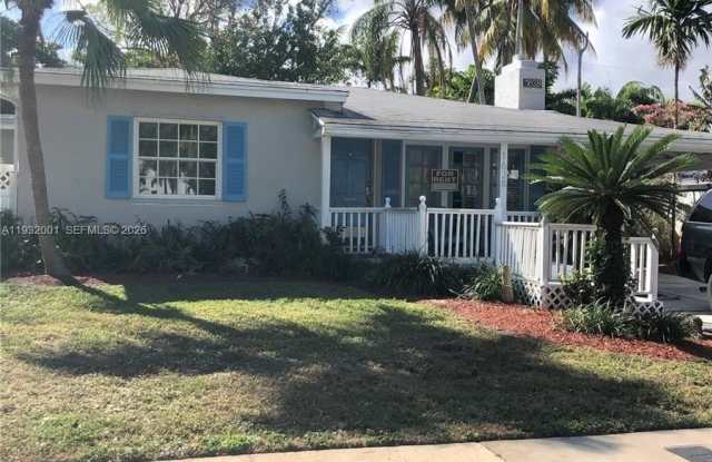 1628 NE 4th Pl photos photos