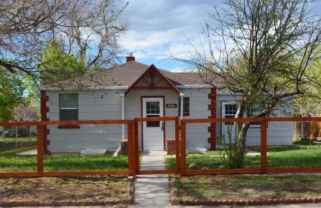 2410 E 10th St - 2410 East 10th Street, Cheyenne, WY 82001