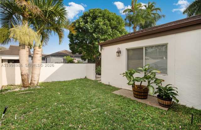 15250 SW 154th Ter Gallery 2