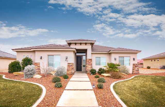 Red Mountain Jewel! WITH SOLAR PANELS!! photos photos