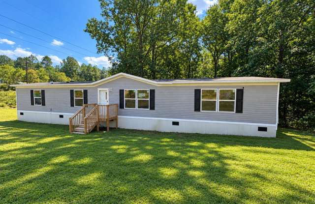 Charming 4-Bedroom Home with Spacious Yard in a Peaceful Country Setting Gallery 1