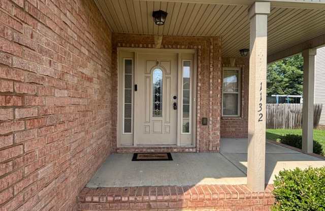 Spacious 4-Bedroom Home with Fenced Backyard Near Fort Campbell Gallery 3