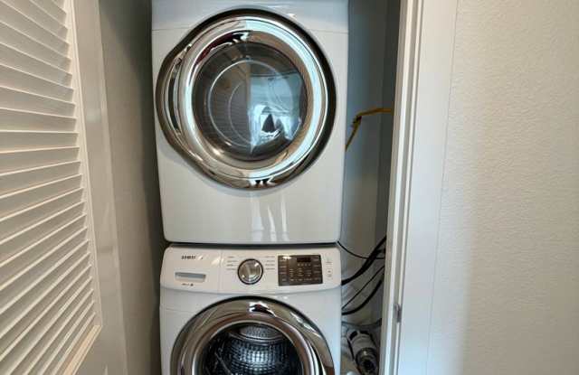 Downtown 3 Bedroom 3 bath in Fremont! Gallery 4