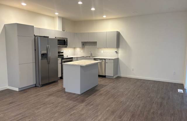 213 N 76th Ave 1-2 photos photos