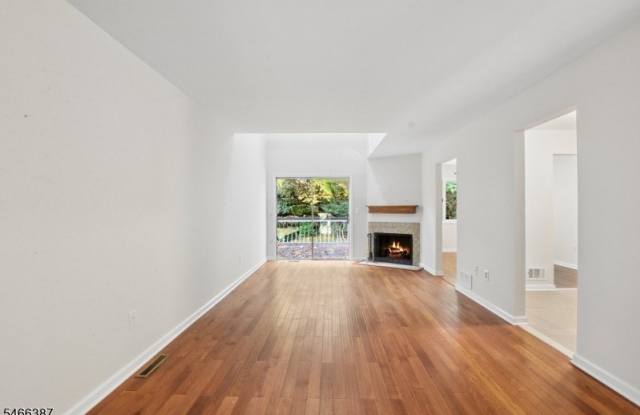 125 Patriots Rd Gallery 2