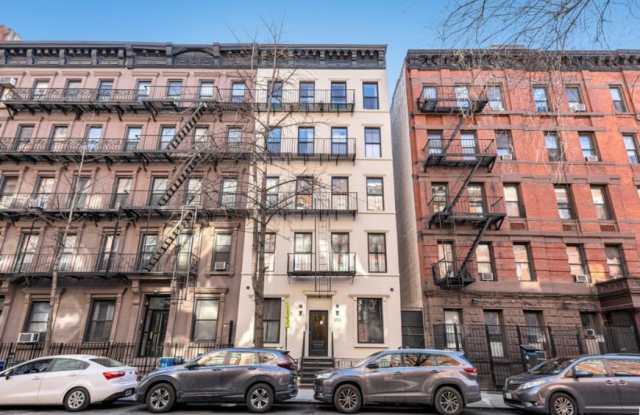 356 West 48th Street Gallery 3