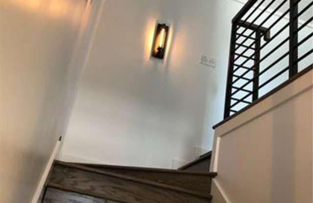 1028 W Baltimore Avenue Gallery 4