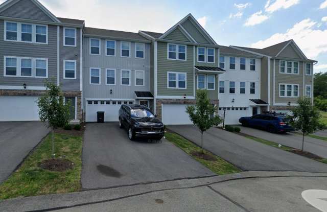 Beautiful Townhome in Washington! - 2 Bedroom photos photos