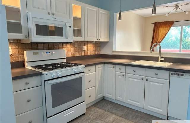 2 Lake Avenue photos photos