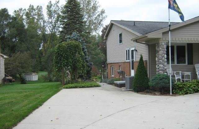11328 Kingsley Drive Gallery 2