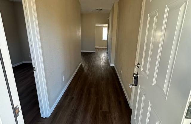 2 Bedroom 1.5 Bath Home for Rent Gallery 3