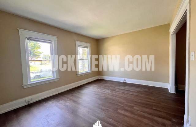 2 Bedroom House Gallery 3