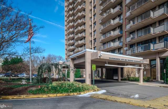 6100 WESTCHESTER PARK DR #T2 photos photos
