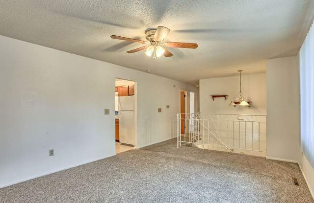 Spacious 4-Bedroom Home in West Fort Collins – $400 Move-In Special! Gallery 4