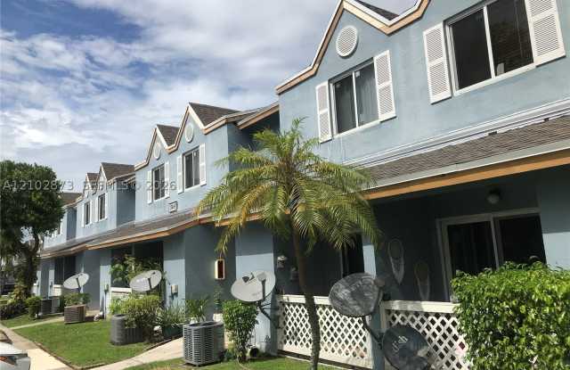 17485 NW 67th Ct Gallery 2