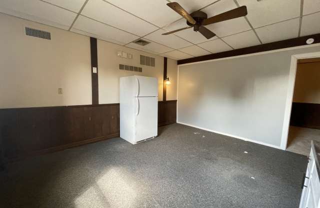 1622 West Western Avenue - 2 photos photos