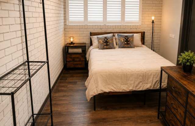 Charming 1BR Duplex in Jeanerette Gallery 4