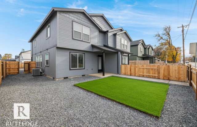 3 Bed \ 2.5 Bath Gorgeous Newer Townhome!! photos photos