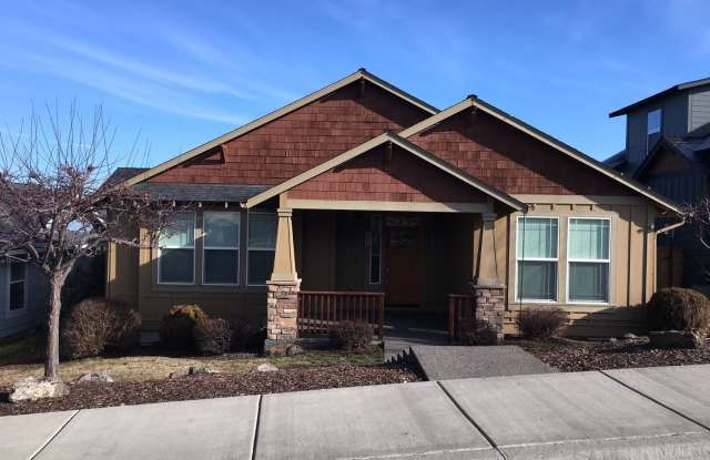 4233 SW Salmon Ave - 4233 Southwest Salmon Ave, Redmond, OR 97756