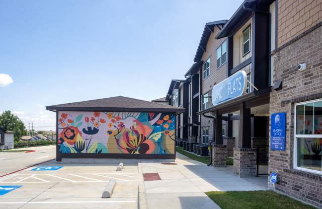 Lapiz Flats - Senior Housing Gallery 4