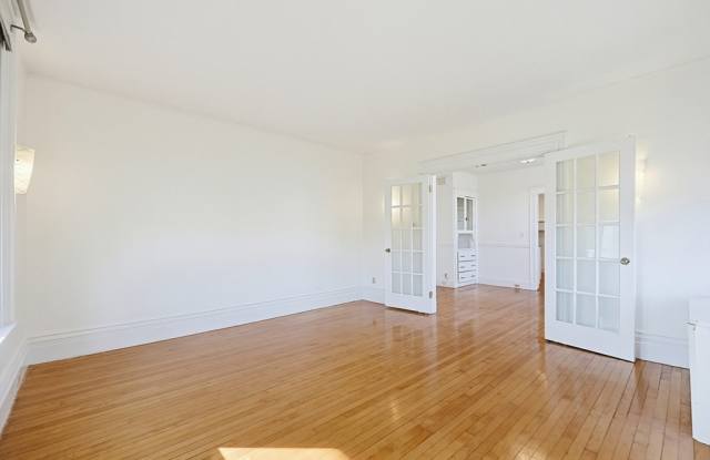 121 White St Gallery 3