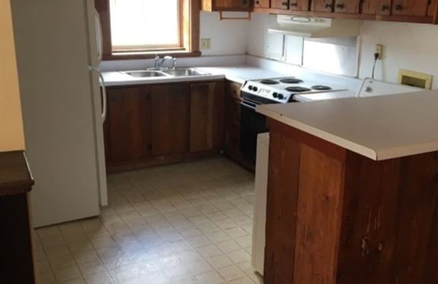 219 E Taylor Street - 219 East Taylor Street, Savannah, GA 31401