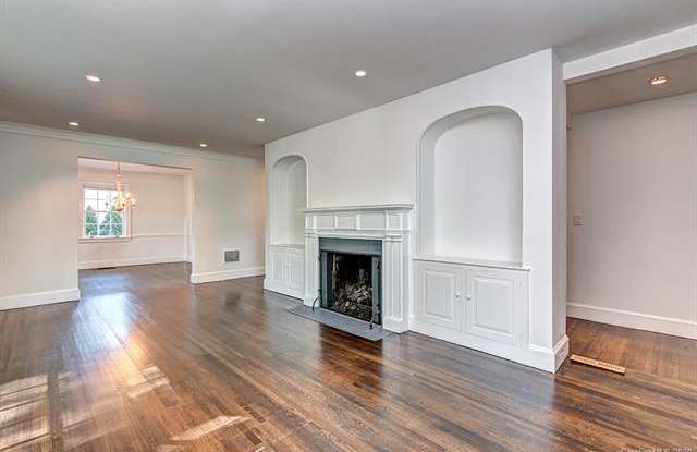 1418 Lexington Avenue Gallery 3