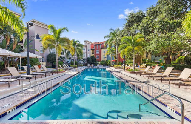 2421 W Horatio St photos photos