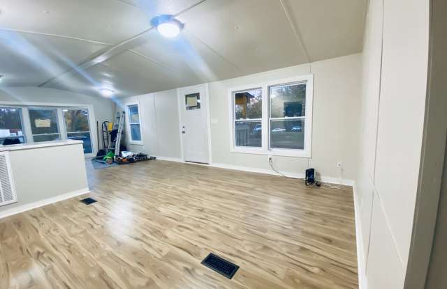 132 Kenmore Avenue Gallery 4